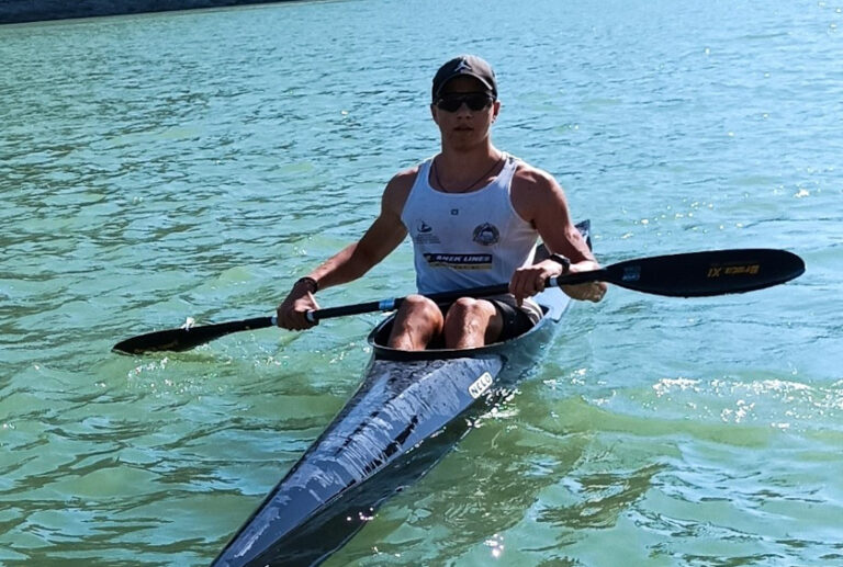 Τρεις αθλητές σε κοινόβιο των Εθνικών ομάδων κανόε-καγιάκ